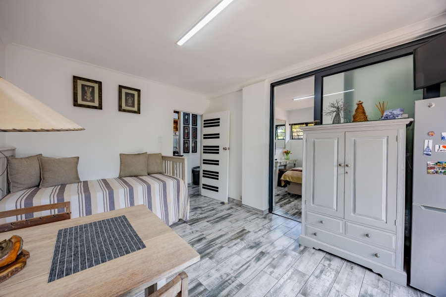 6 Bedroom Property for Sale in Flamingo Vlei Western Cape